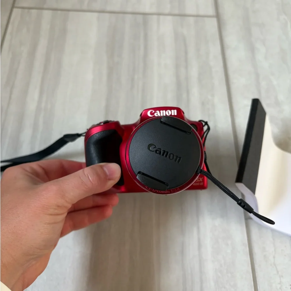 Canon PowerShot Sx400IS in red